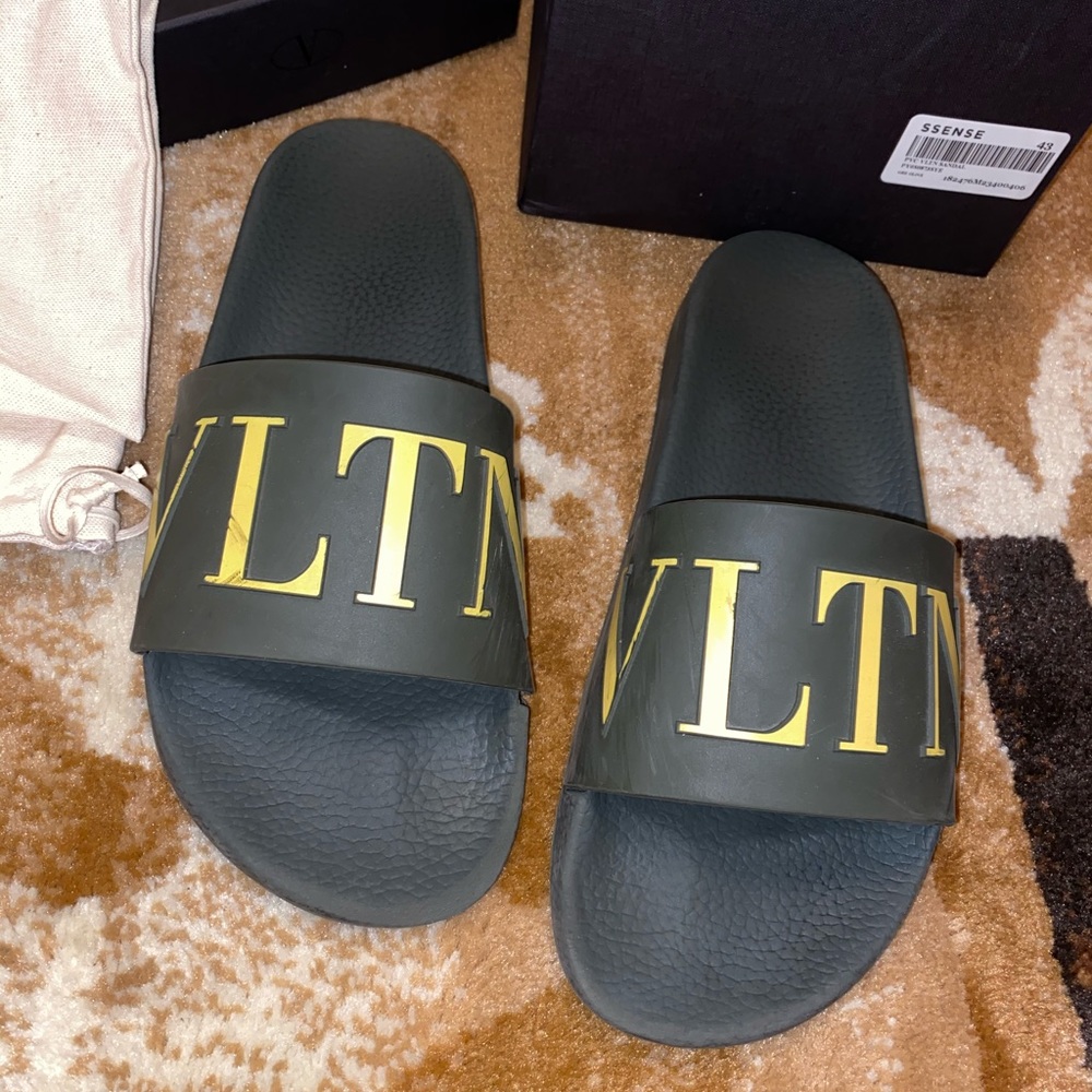 Valentino slides size 43